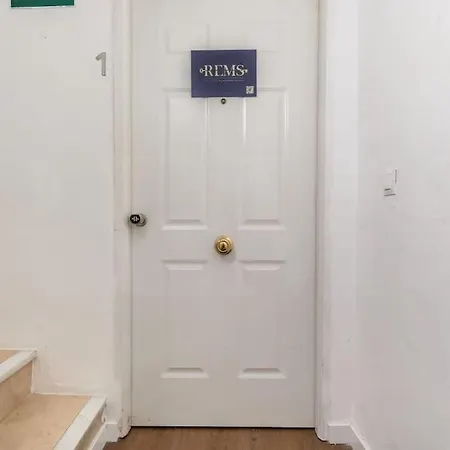 With Private Patio By Rems Apartment Malaga