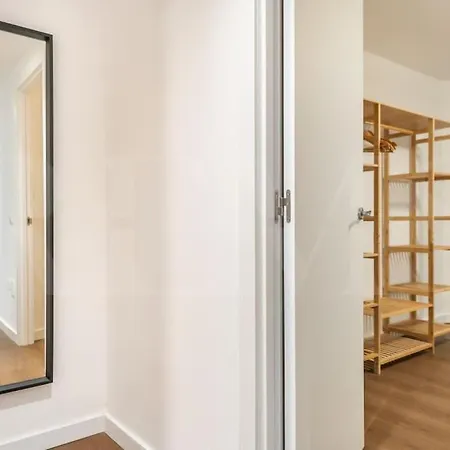 Apartment With Private Patio By Rems Malaga